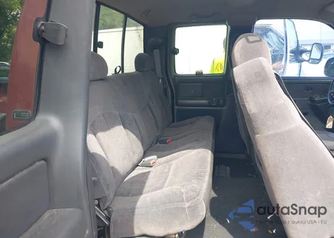 2002 Chevrolet Silverado 1500 Ls z USA, uszkodzony, nr VIN 1GCEK19T72E176388